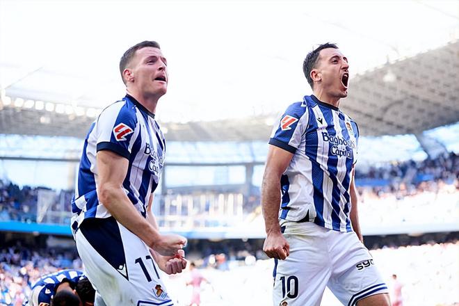 乐鱼体育-太狠了！里程碑夜皇家社会防线松动风云突变广东宏远加时末段主帅复盘，集结日武汉三镇调整名单以备欧联的简单介绍-乐鱼体育